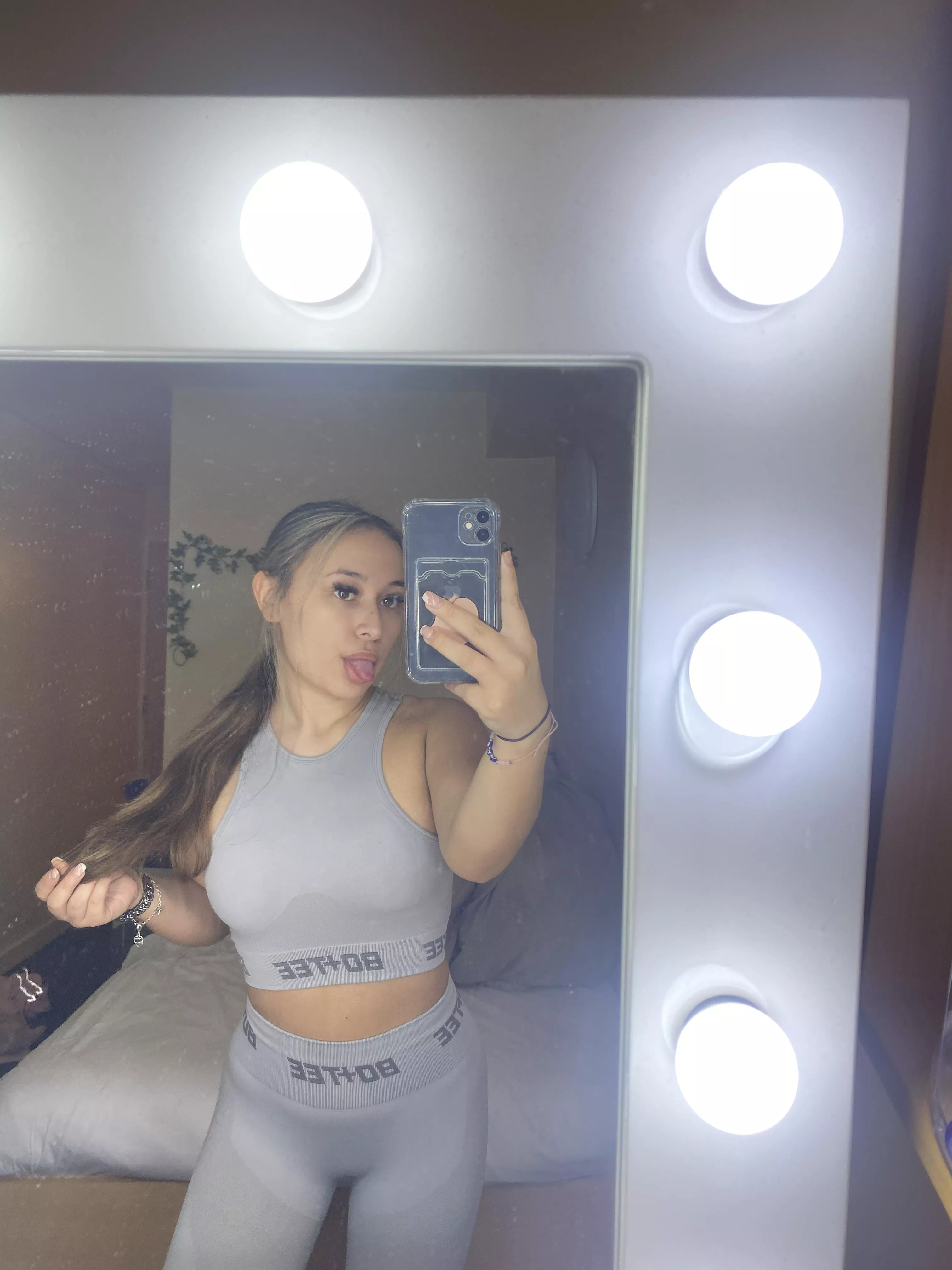 IUTR posted by Mia6155