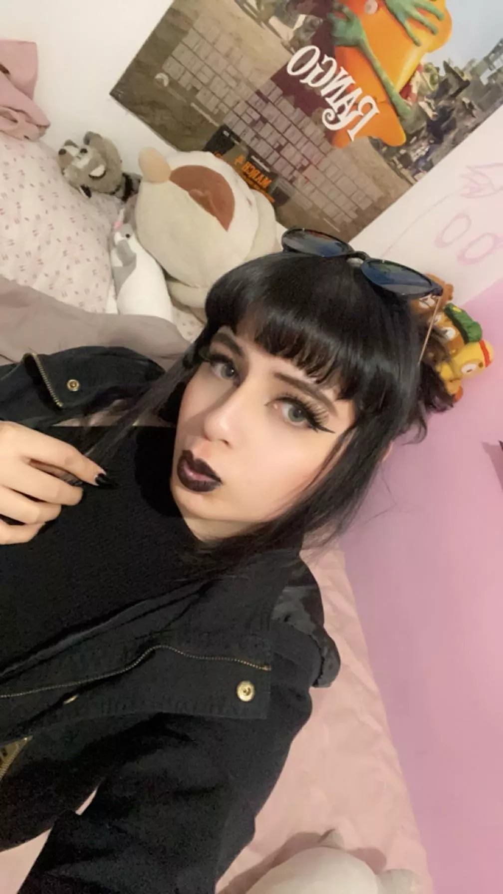 Just got back from a trip!☺️🖤 posted by ILoveYou_Belle