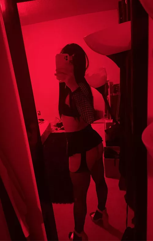 Just look at it by LexiJulietta