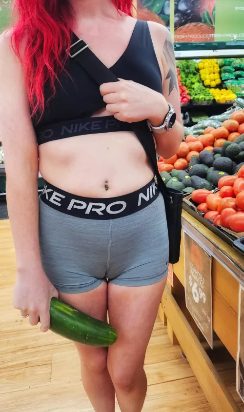 Just me and my toe...doing some shopping  by ScarletSpencer