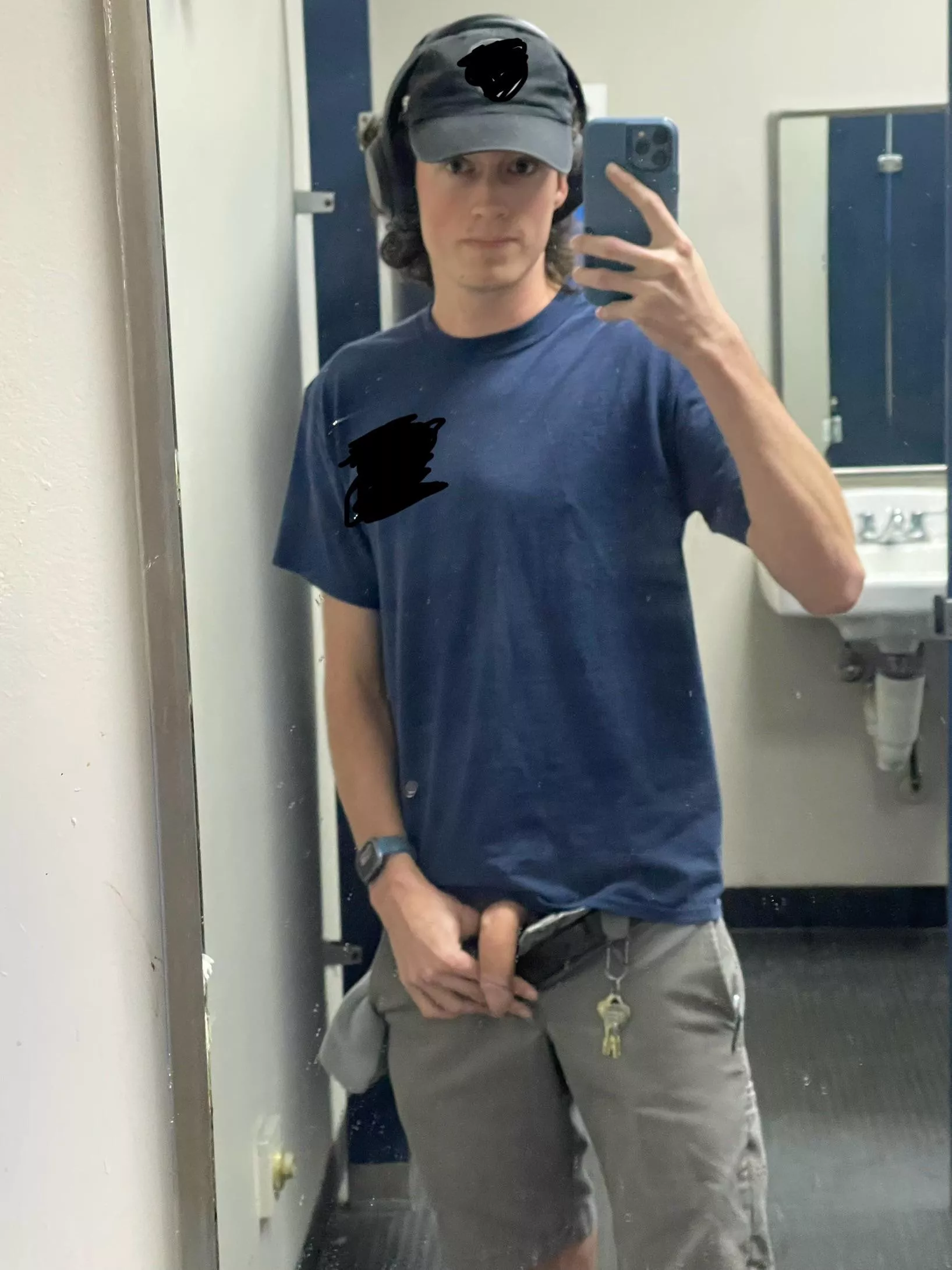 Lets play who can cum first in the bathroom at work posted by RyanMakesNoise