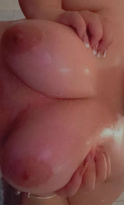 Make my tits Bounce 😋 by Agreeable_Teacher496