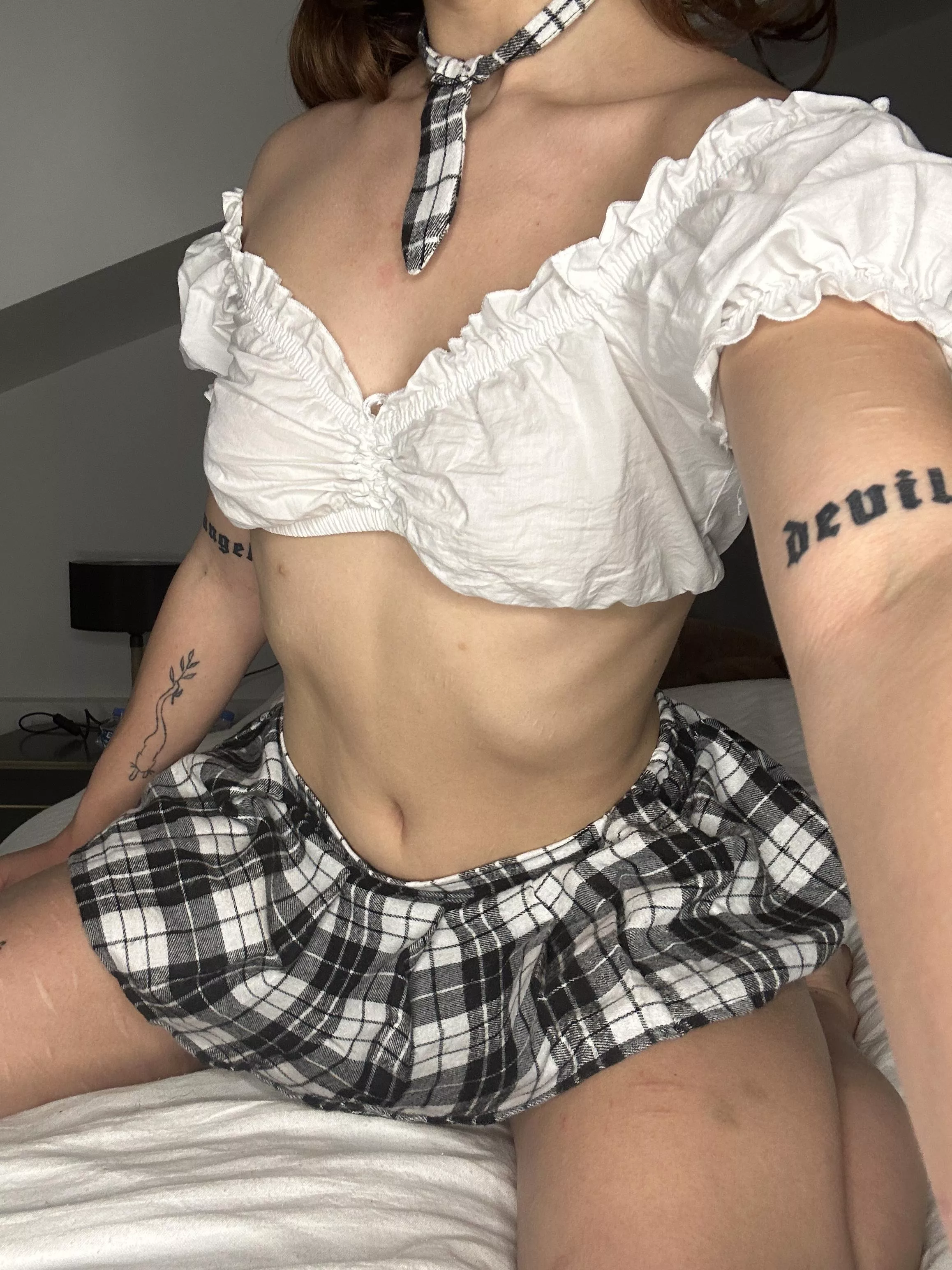 My belly craves for your attention posted by zmot25