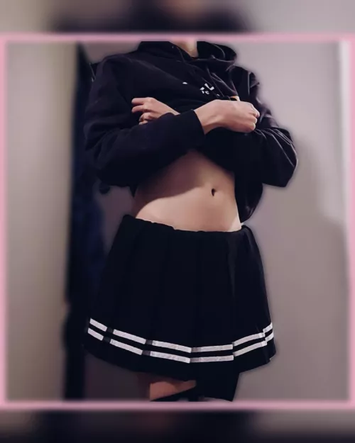 Not my most insane pic ever :3 but I like the skirt by aaaa_idekwhatimdoing