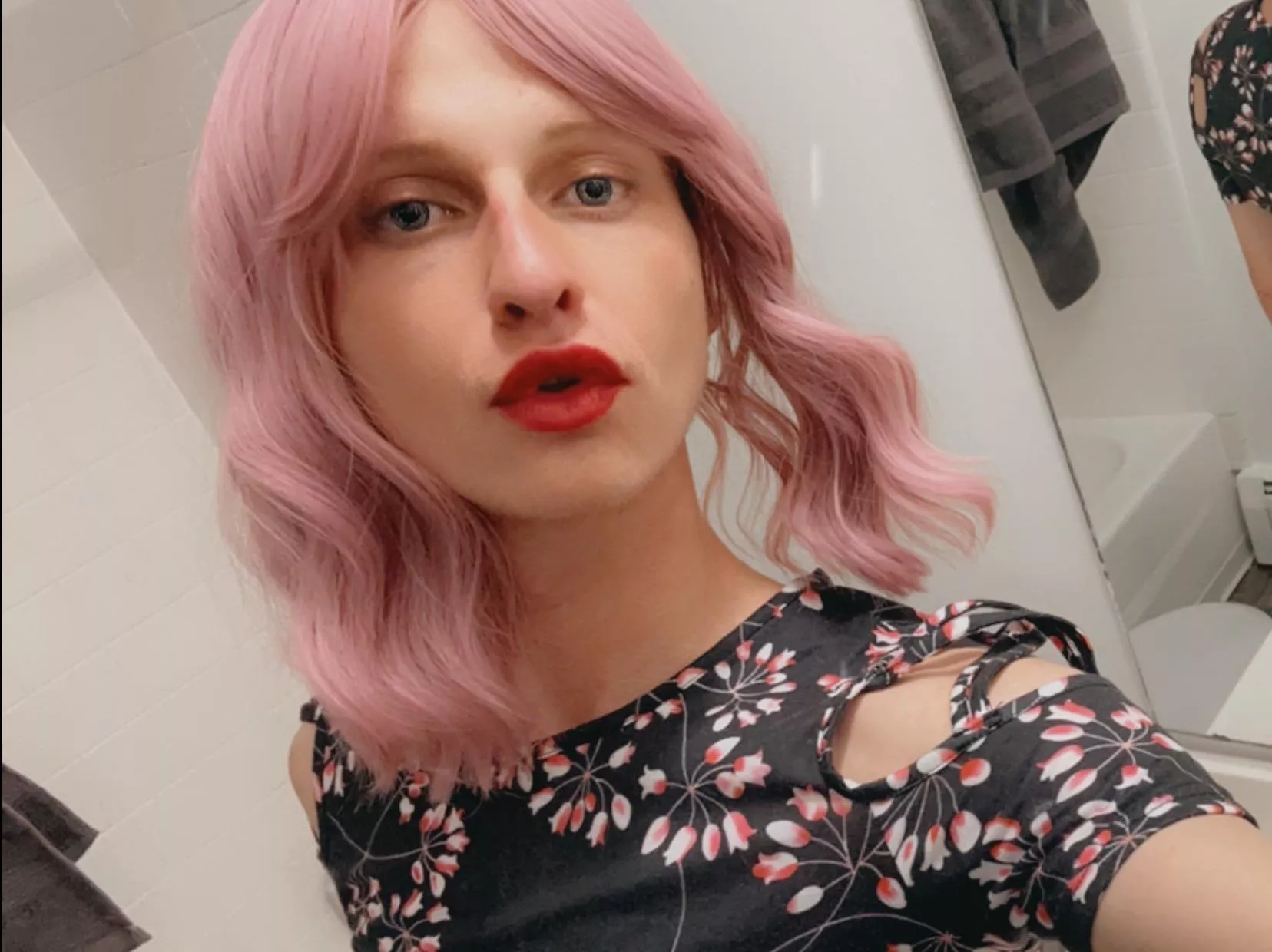 Prettiness>manliness👸 posted by Youngkennygriffin