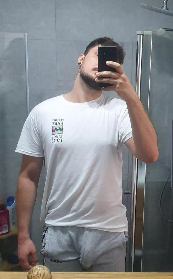 See anything strange? posted by Gullible-Customer687