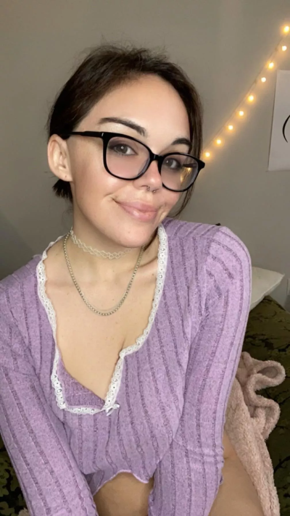 Someone come snuggle me posted by bangbangreign21