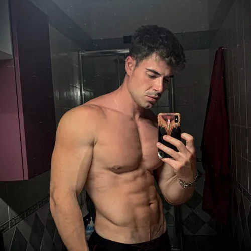 Someone say hi? 😏👋 by patrickj_98