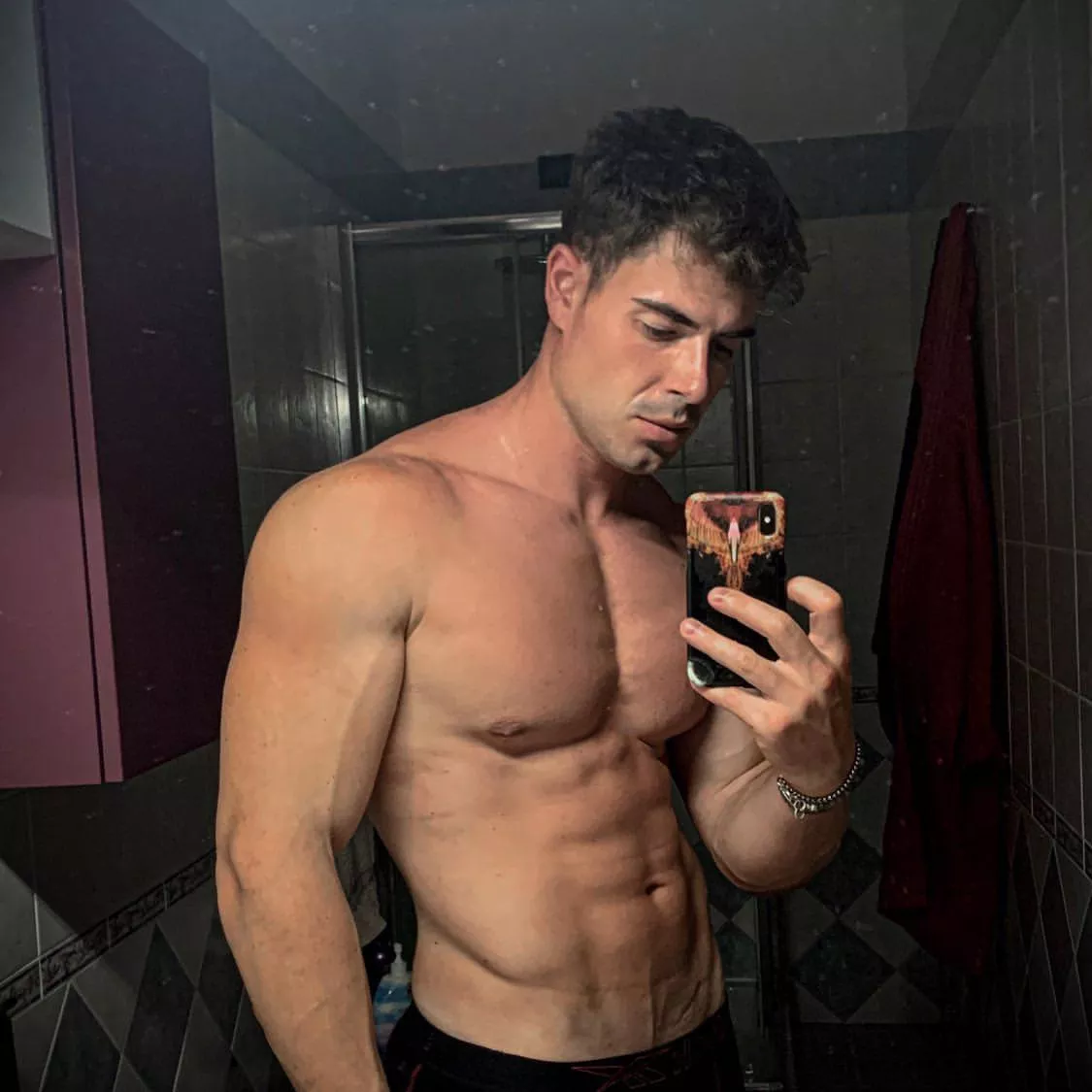 Someone say hi? 😏👋 posted by patrickj_98