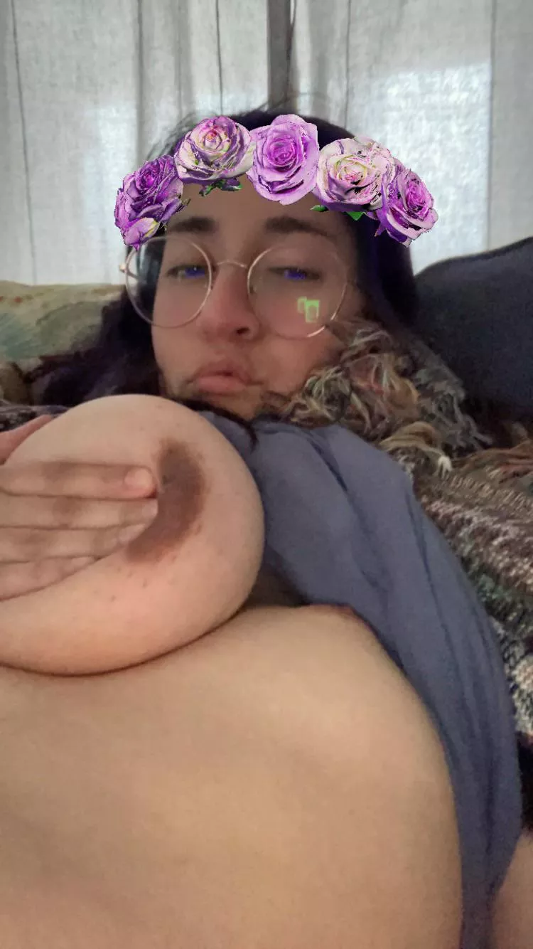 Squish squish wooo 🥳🥴😑 posted by Significant-Corgi406