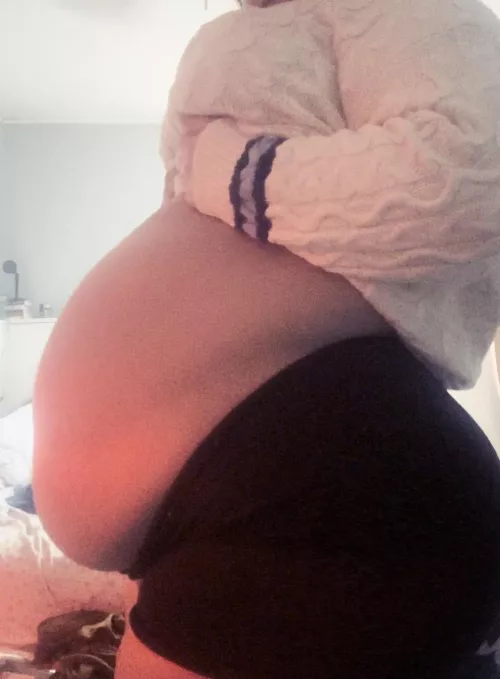 the belly hang is realllll by guttslut