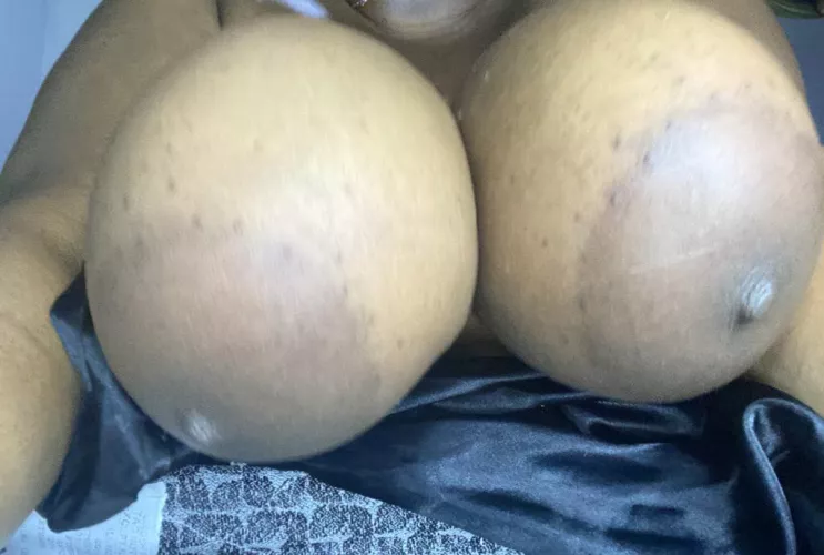 U like my areolas ?  by Astoldbymiyah69