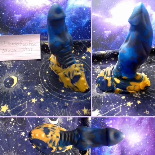 [US] WTS BD Xar, Small Sized, Firmness 5, Custom Marbled Halloween Black shaft with a bright metallic cobalt, and a metallic gold and metallic cobalt marbled base. (Discontinued Model) [Details in Comment] by PeachyFairyFox