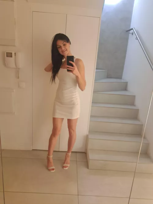 White 🤍 (f36) by MartaPeonly