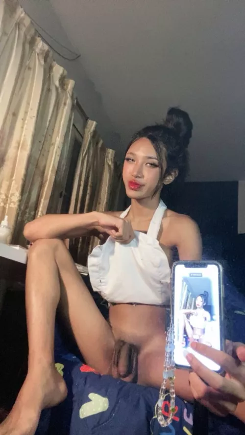 Would you suck off a trans girl before the first date? 🫢 by Jasmine400cc