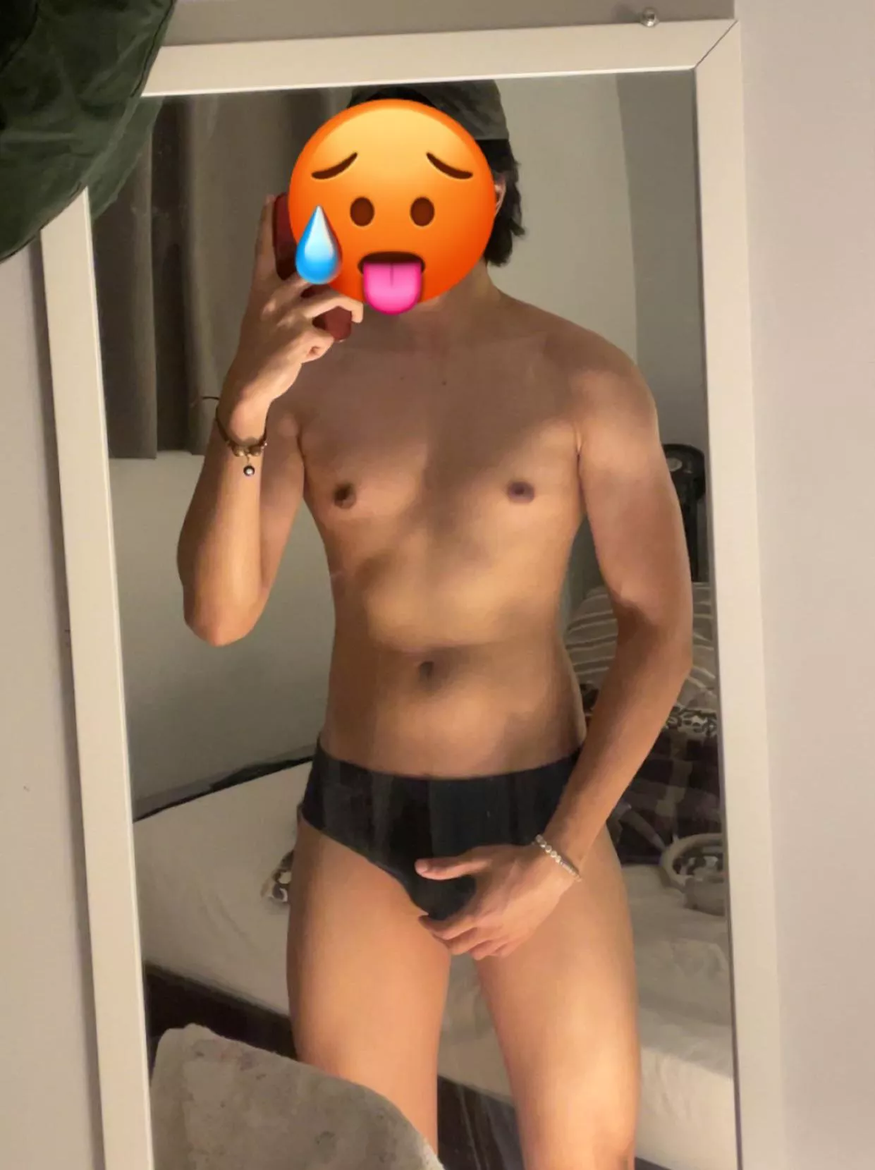 23 asian bro looking for fit tops. Must send face. Gonna be riding my 8 inch dildo. Sc: jockbottom22 posted by under-street-lights