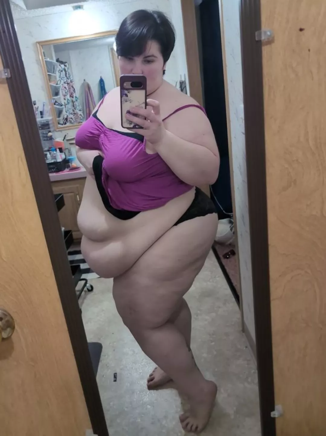 A few of you asked to see the belly 😘 posted by that_bbw_wife