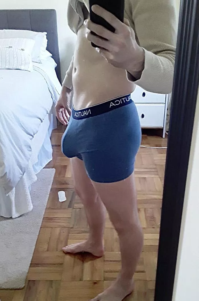 Big blue bulge is needy posted by purpleskyyy24