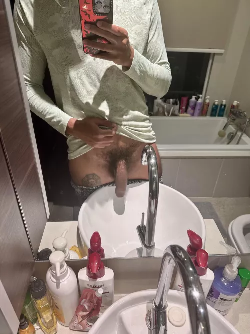 Chillin  by Blacked_hippies