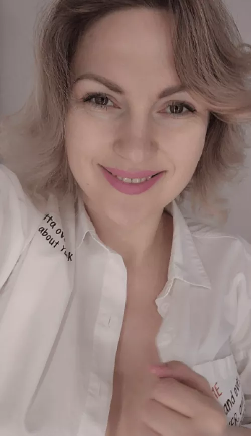 Come play with this cute blonde by Scarrlett_love