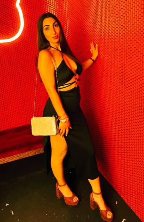 Does this club have a glory hole? Asking for a friend... by HottyThotty1