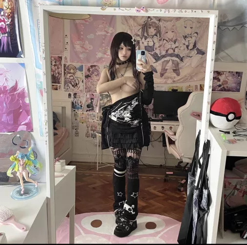 Geeky girl here! by Substantial_Bench_33