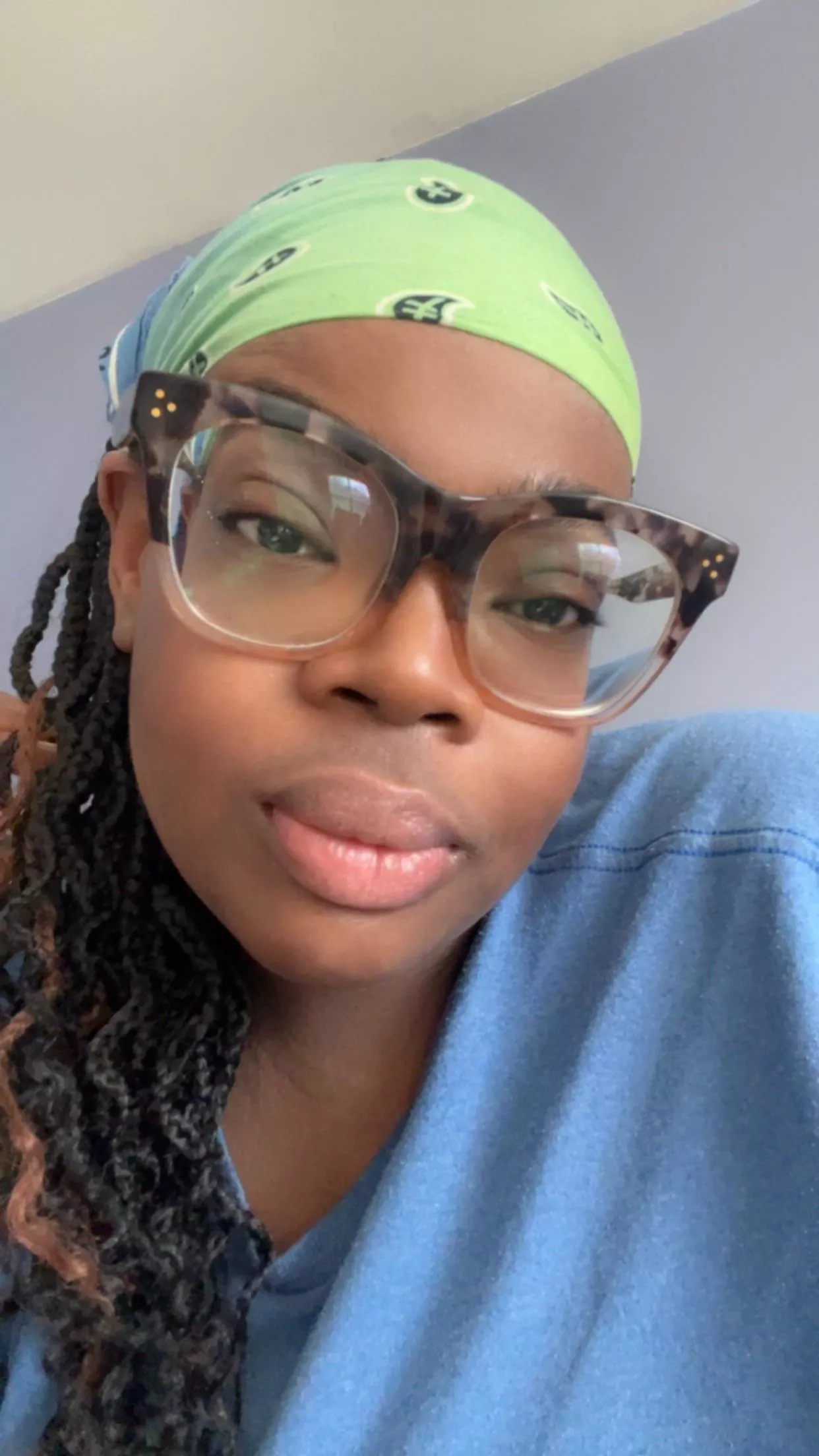 Good Afternoon Beautiful People. I’m bored working from home.  posted by Uri_Universe69