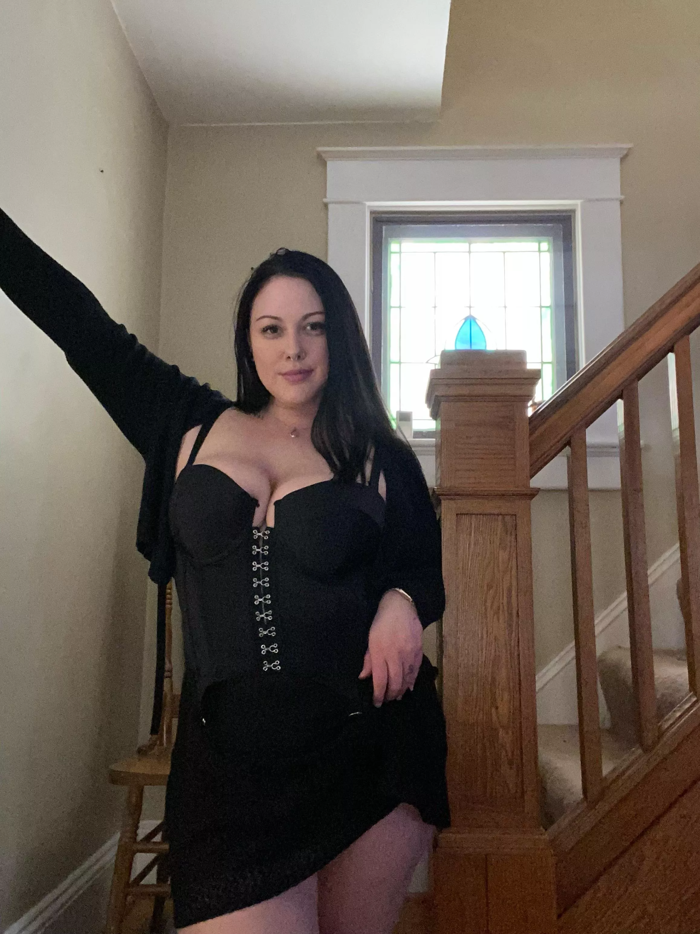 🖤🖤 hi… posted by xcarolynpowersx