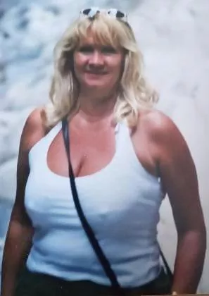 How it looks without a bra posted by rokliefhebber