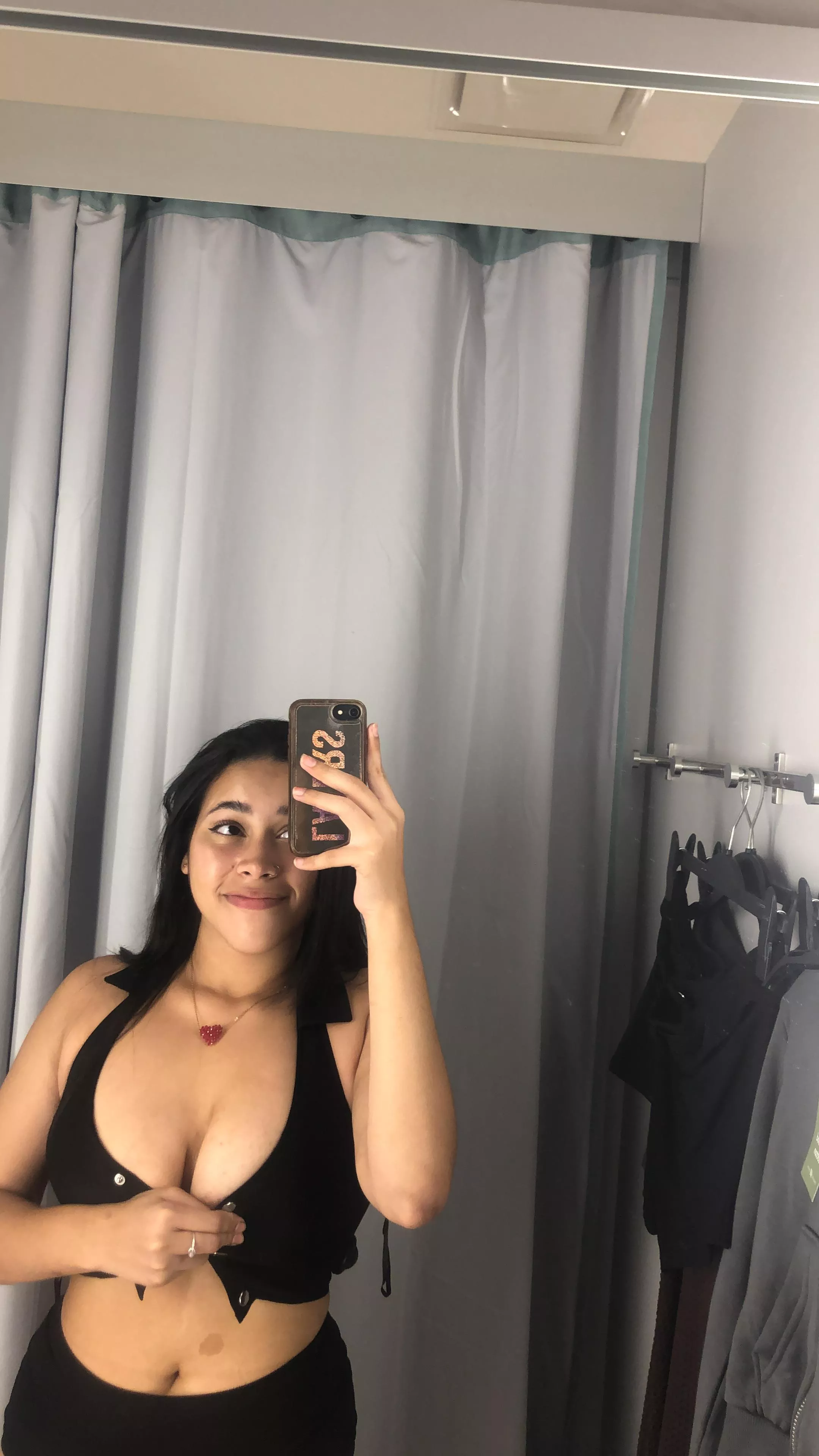 I wanna be fucked in fitting room one day posted by bellsLeighhh