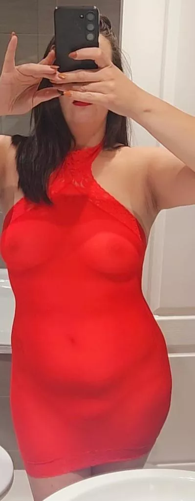 I was wondering if you'd risk putting your load in me or you rather cover my mumbod with your mess ;) xxx posted by funmumelf87