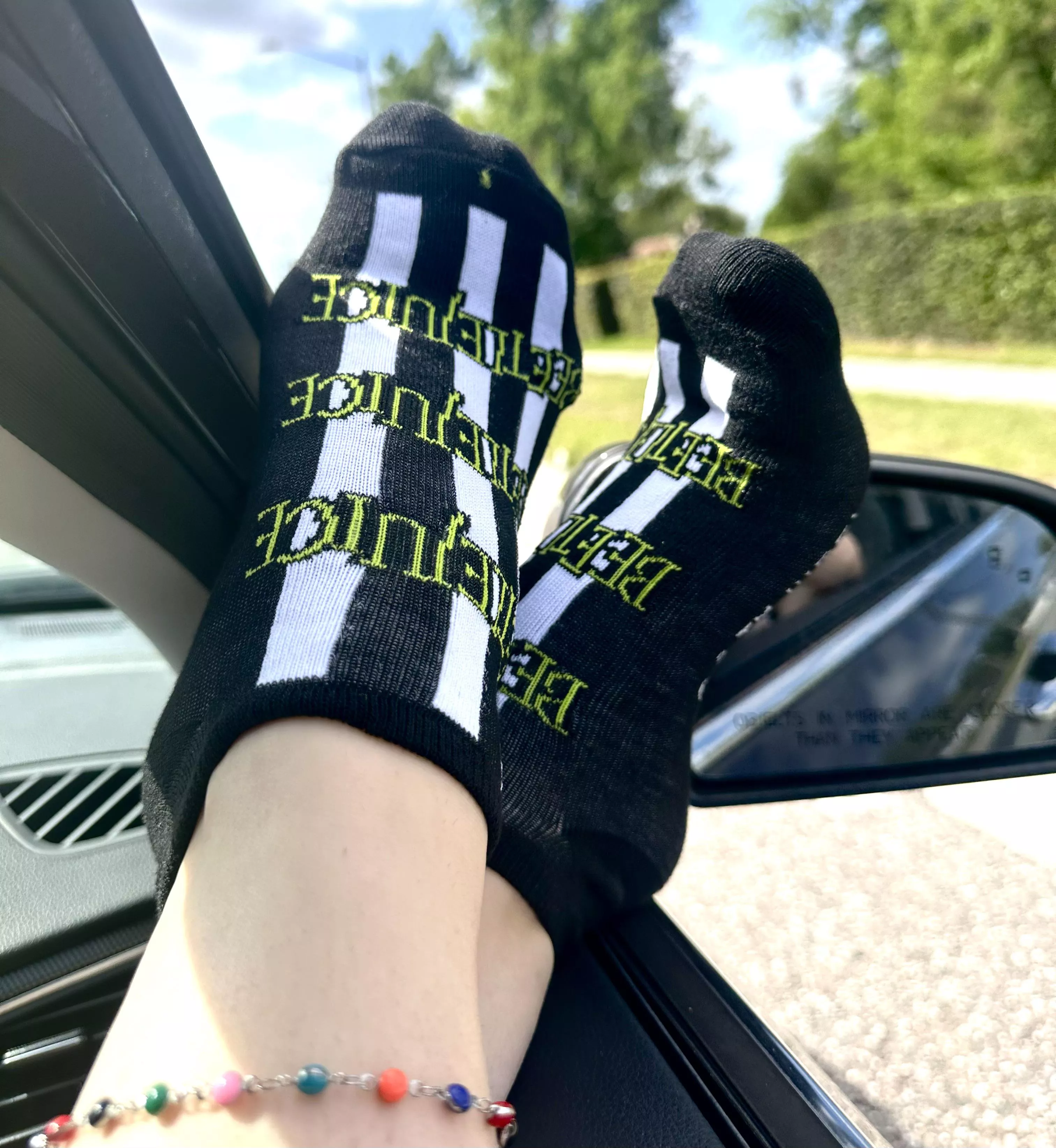 It’s showtime ;) [F] posted by Elles_Tootsies