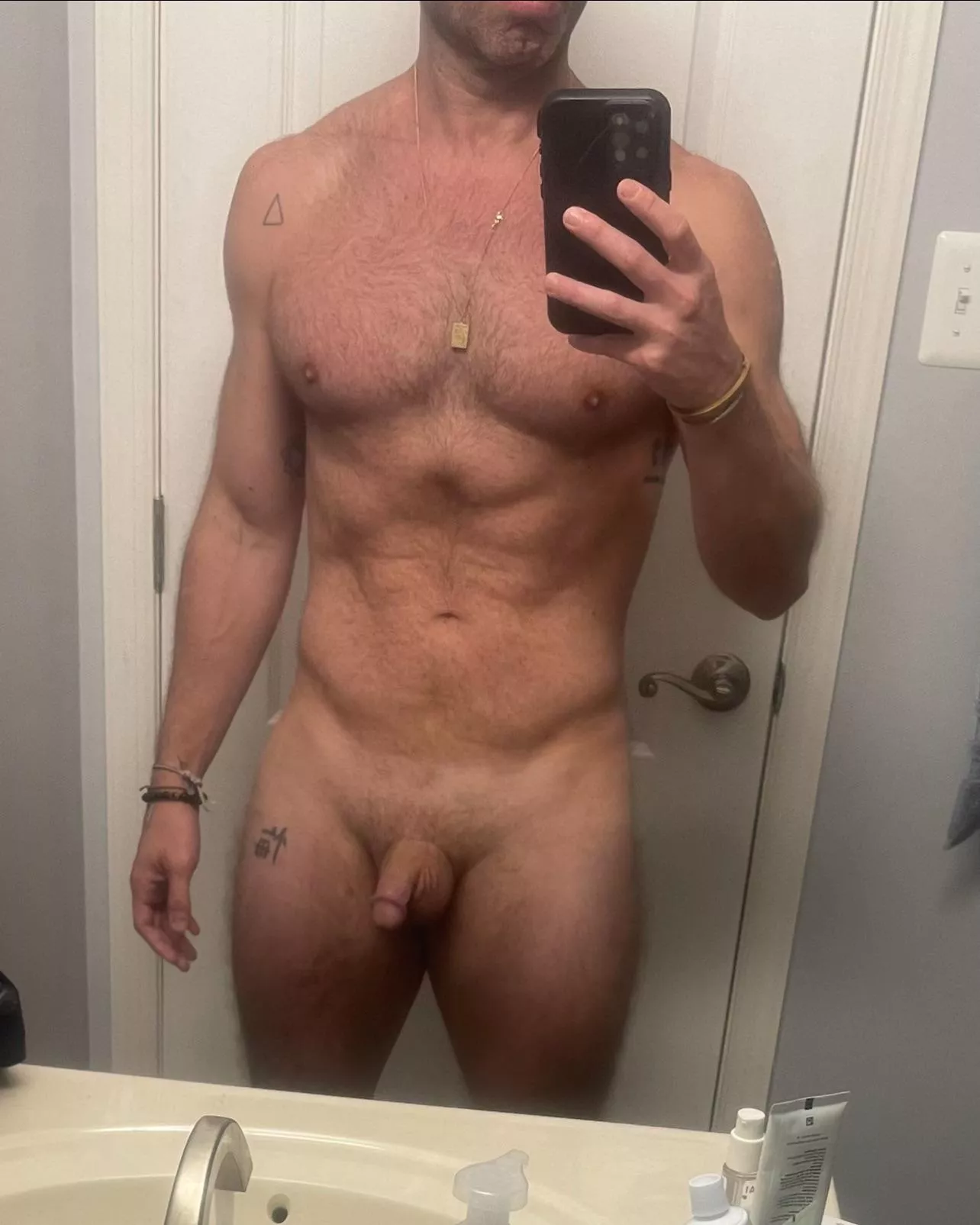 (M) 42, 180, 5’10” posted by alienbodhi