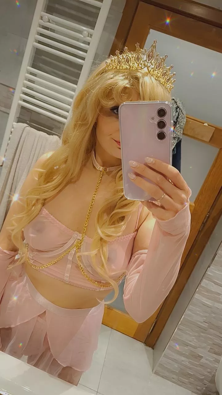 Make it pink🩷 posted by MadameLeGeek