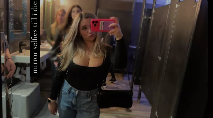 Mirror  by noob_saibot_hunter