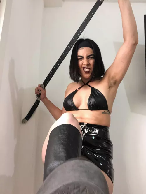 My armpits are super hairy this time , should I shave them ? I honestly like the way they are by Mislatingyal