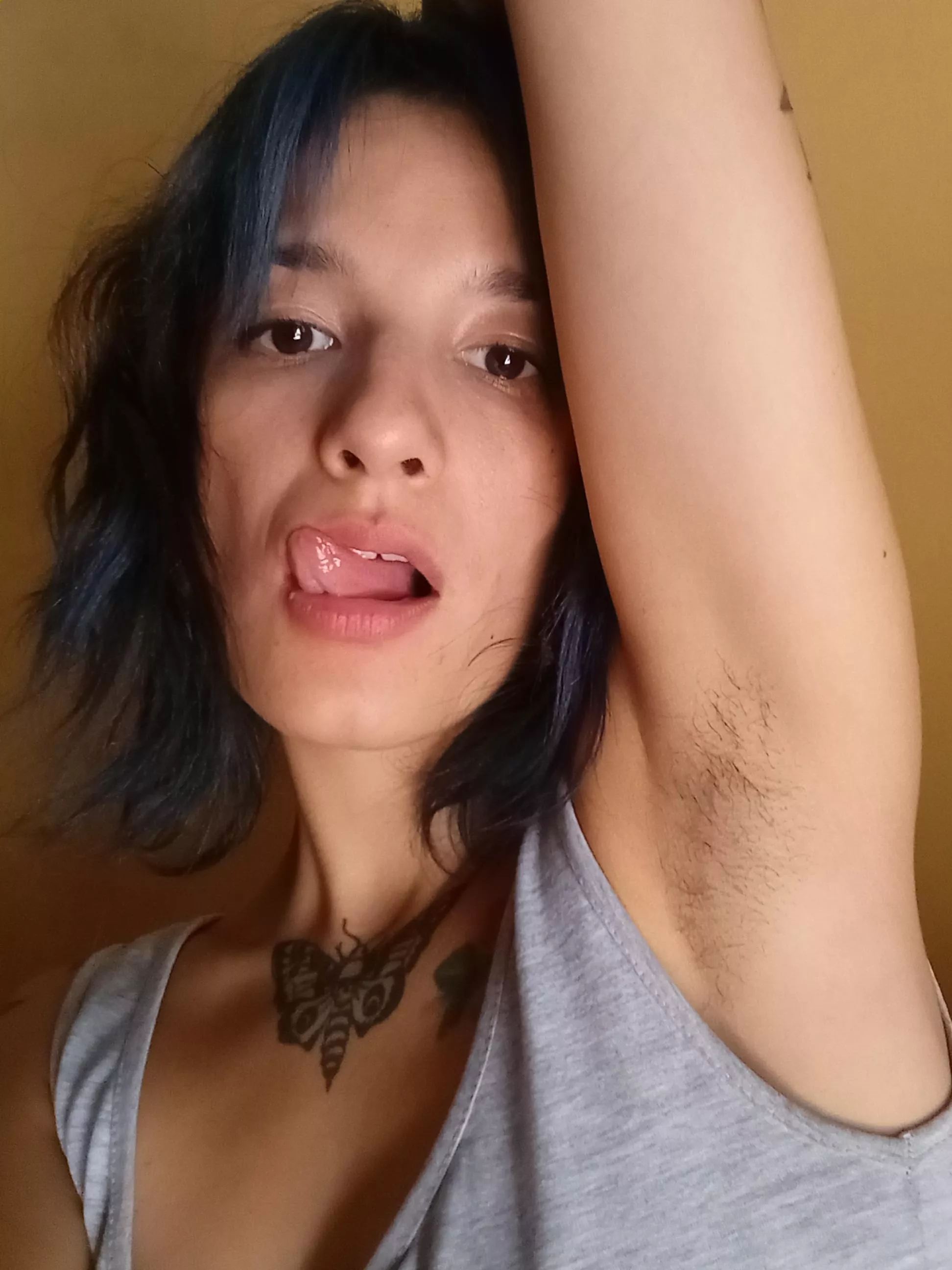 My armpits are thirsty... posted by Missdominayei