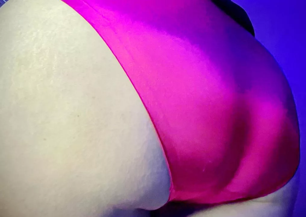 Pink satin panties 💝 posted by StrawberryBlndVixen