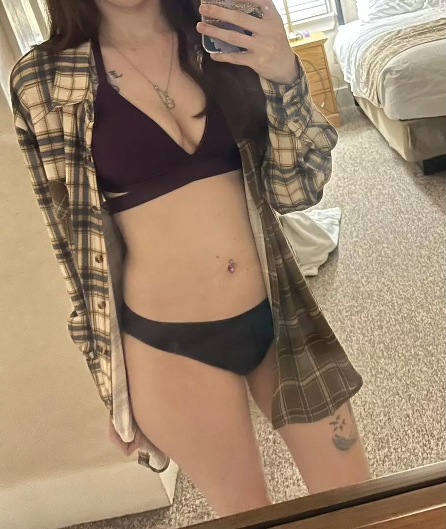 Ready for sun ☀️ in maroon/black bikini posted by Odd_Watercress6909