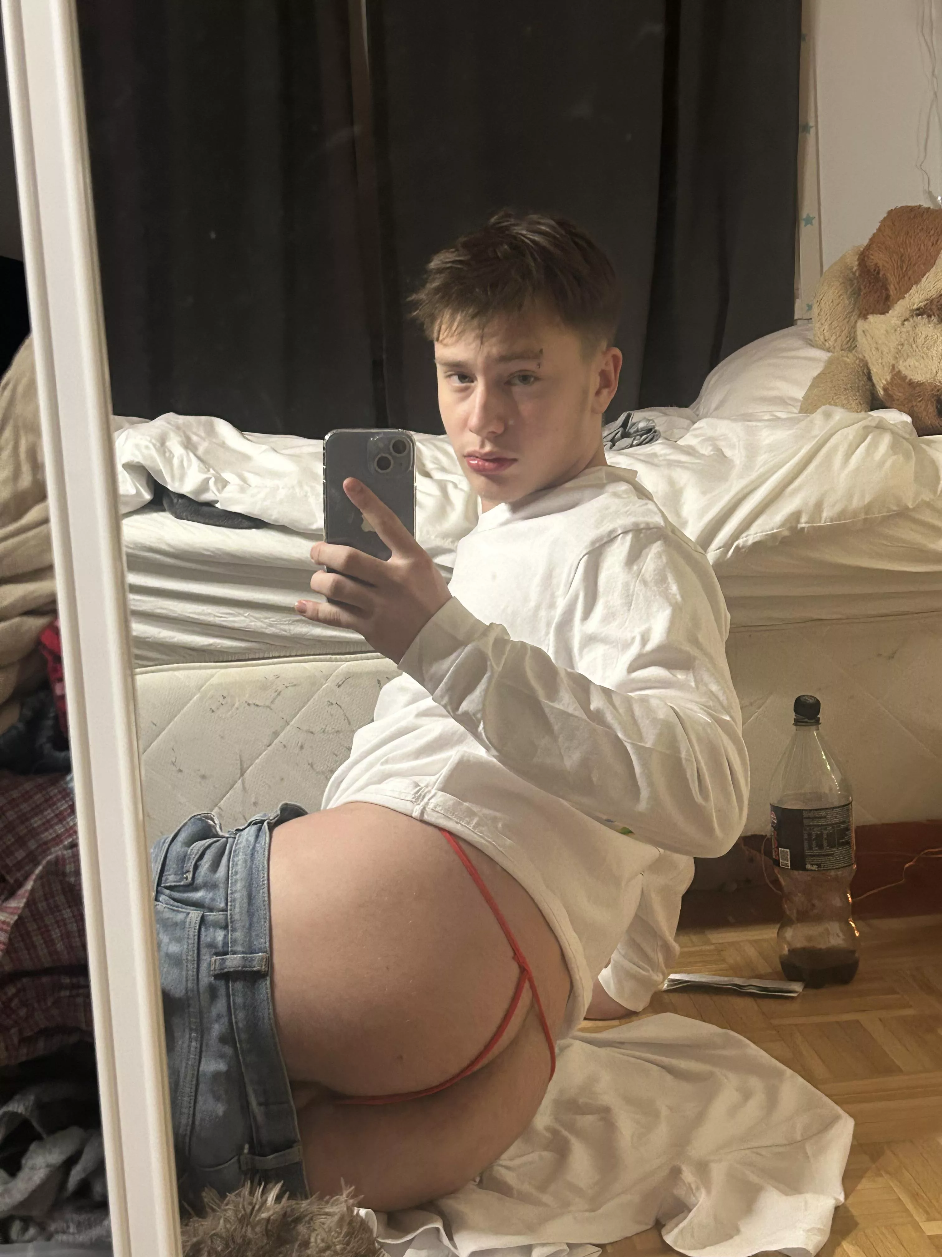 Run your fingers through my manhole posted by Favoriteteenboy