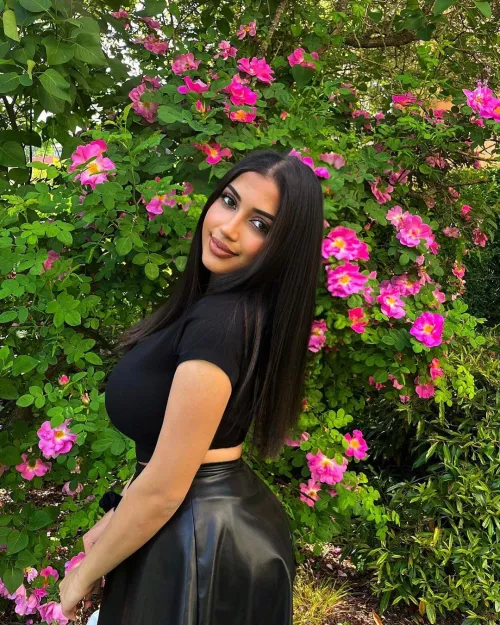 Shaped gOOd by NoBackUpNoParty