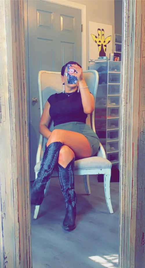 Sometimes..you gotta be a little different ♥️ by Uc_Supreme