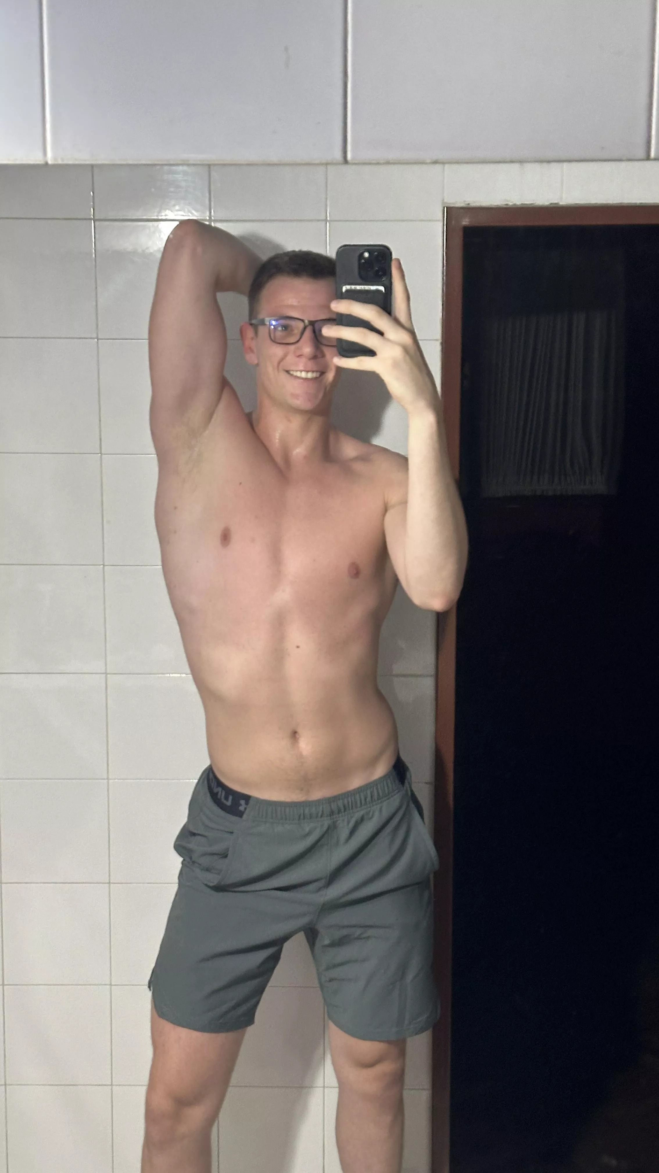 suck my armpit that turns me on 😈🔥 posted by Conorevanns