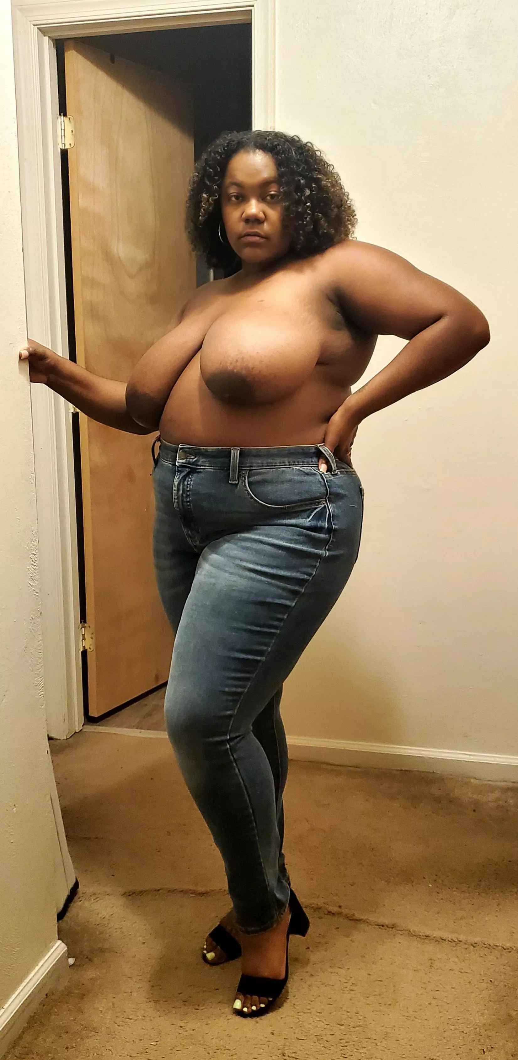 The bigger the girl the bigger the freak  posted by ChocolateSunshine21