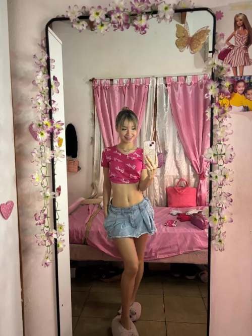 The cutest crop top, but am I the cutest girl? by evilmodz8181