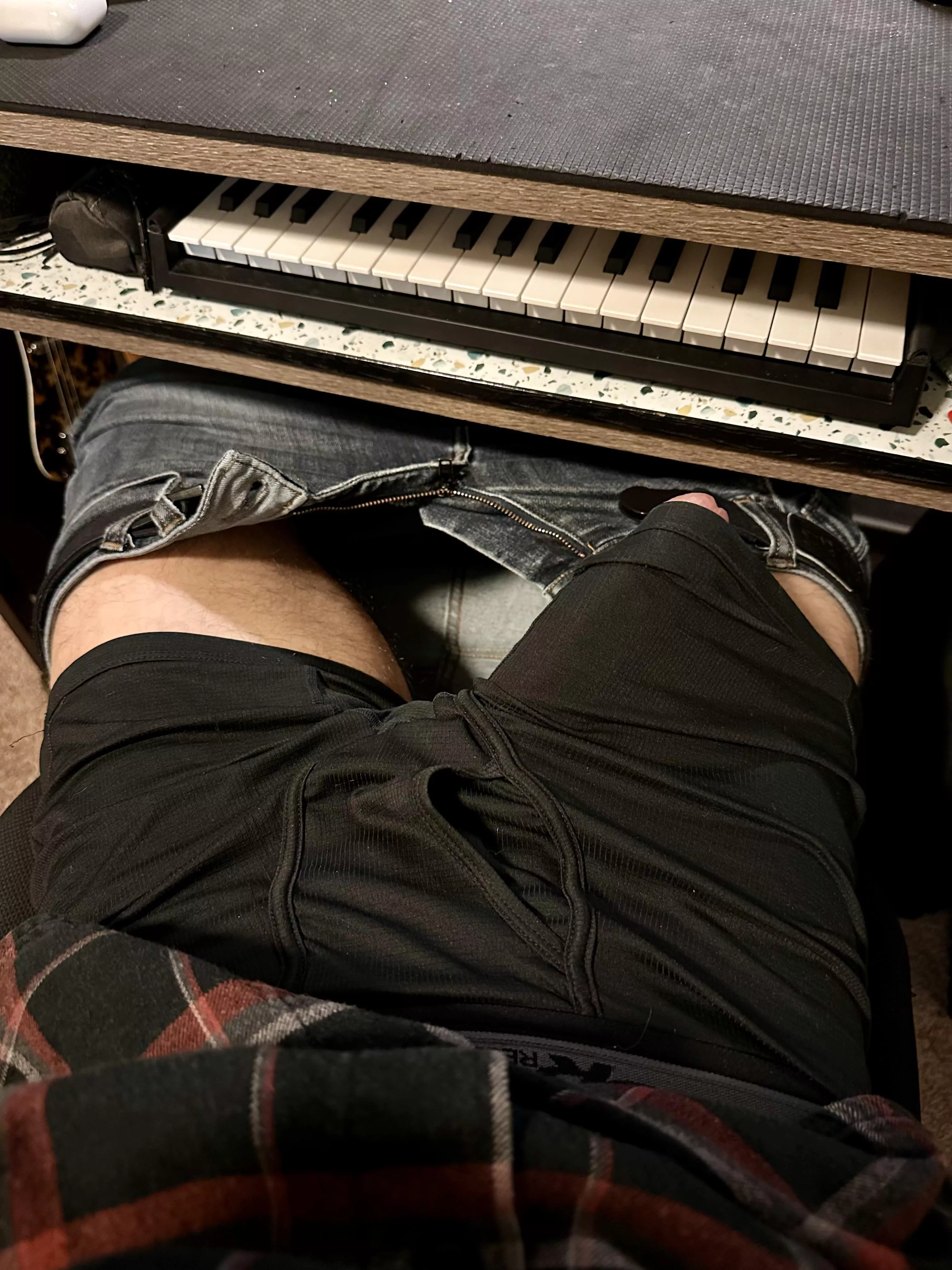 This thing has been distracting me all day! posted by Lazy-Minute9345