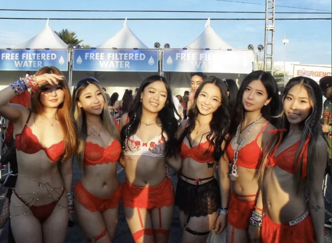 Who are you taking home? [6] by Bicuriousbeta_