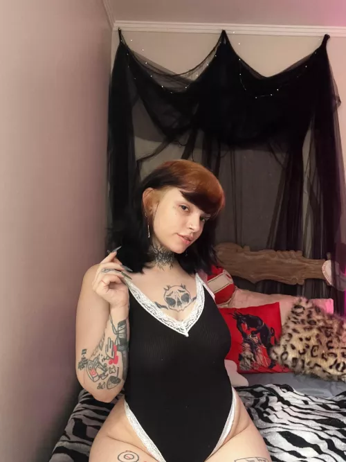 Who fucks who first? by Mantasticles