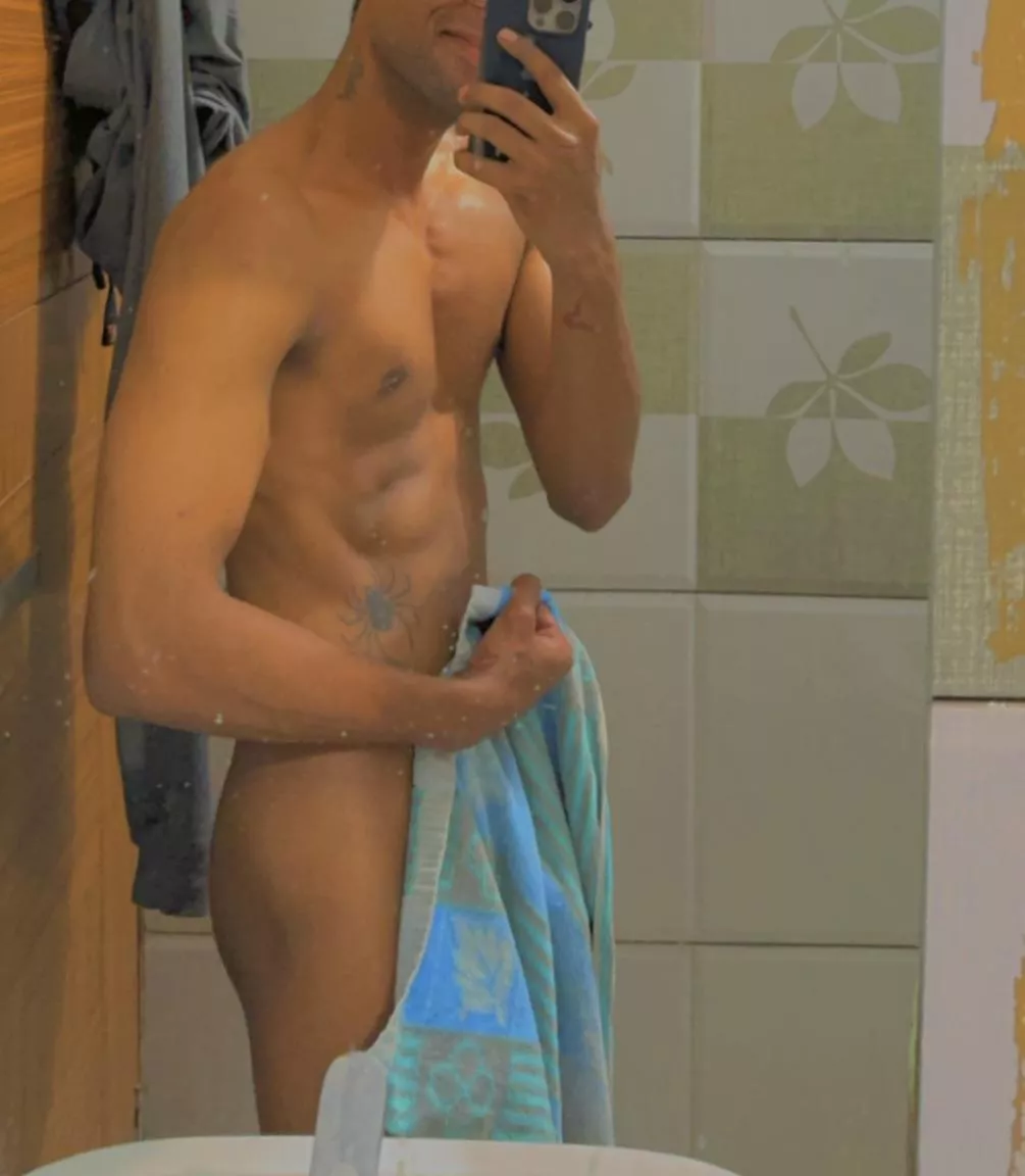 almost dropped the towel posted by sadboihoe