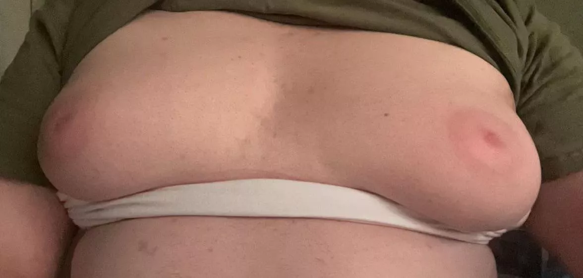 Anyone like guys that were on hrt for almost 2 years? 😅 posted by Unlikely-Mousse1